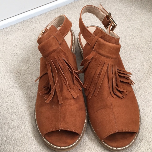 Tan suede tassel shoes size 37 - Picture 13 of 16